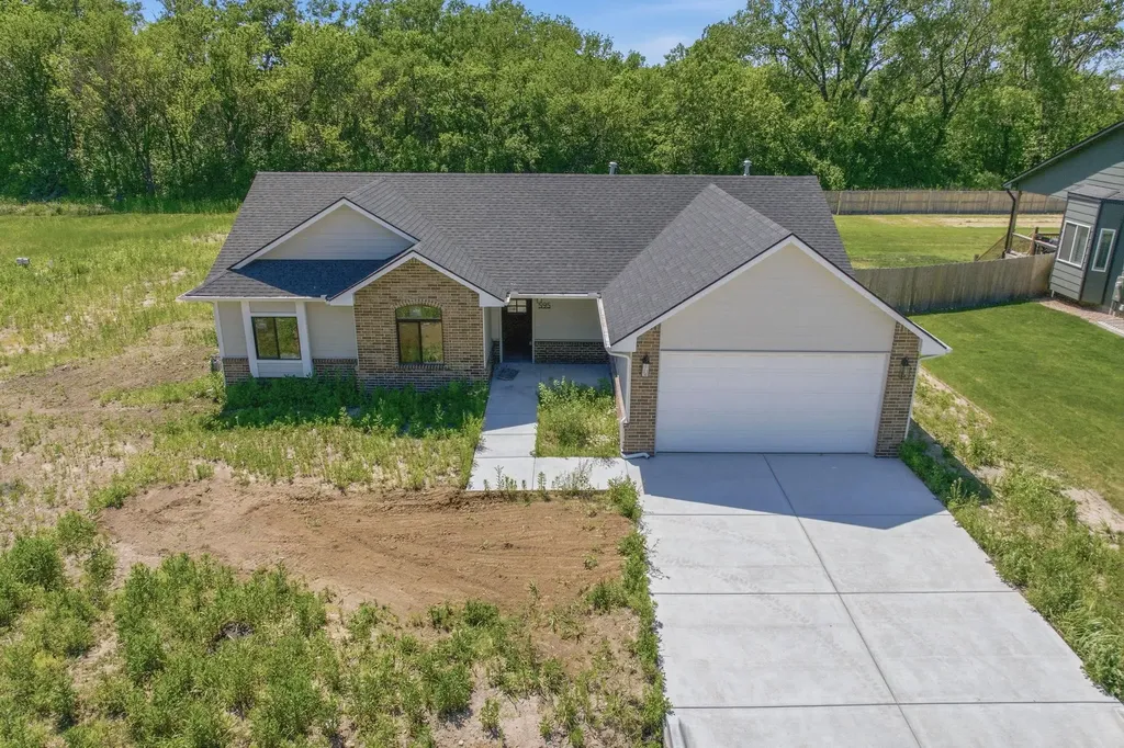 595 S Arbor Valley Way Valley Center KS 67147