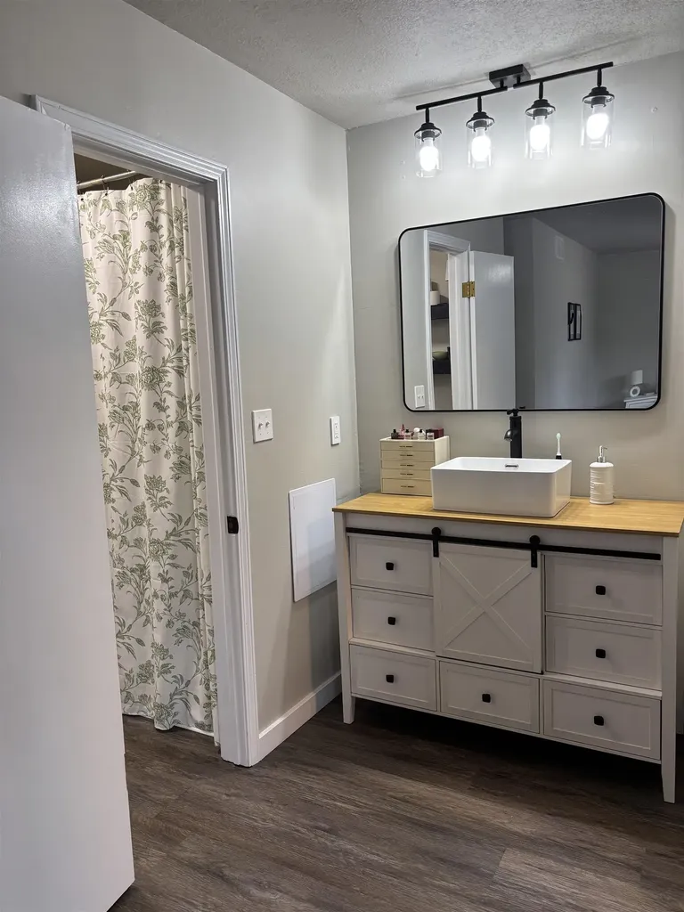 1117 E Redwood Road Derby KS 67037