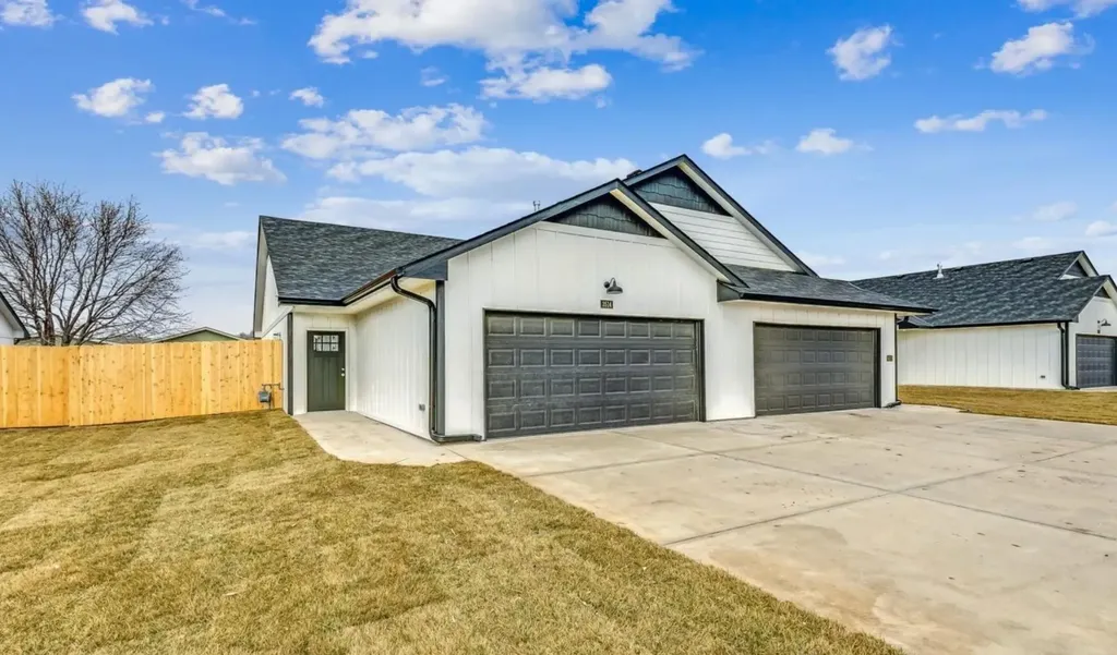 3616-3618 W 45th Street S Wichita KS 67217