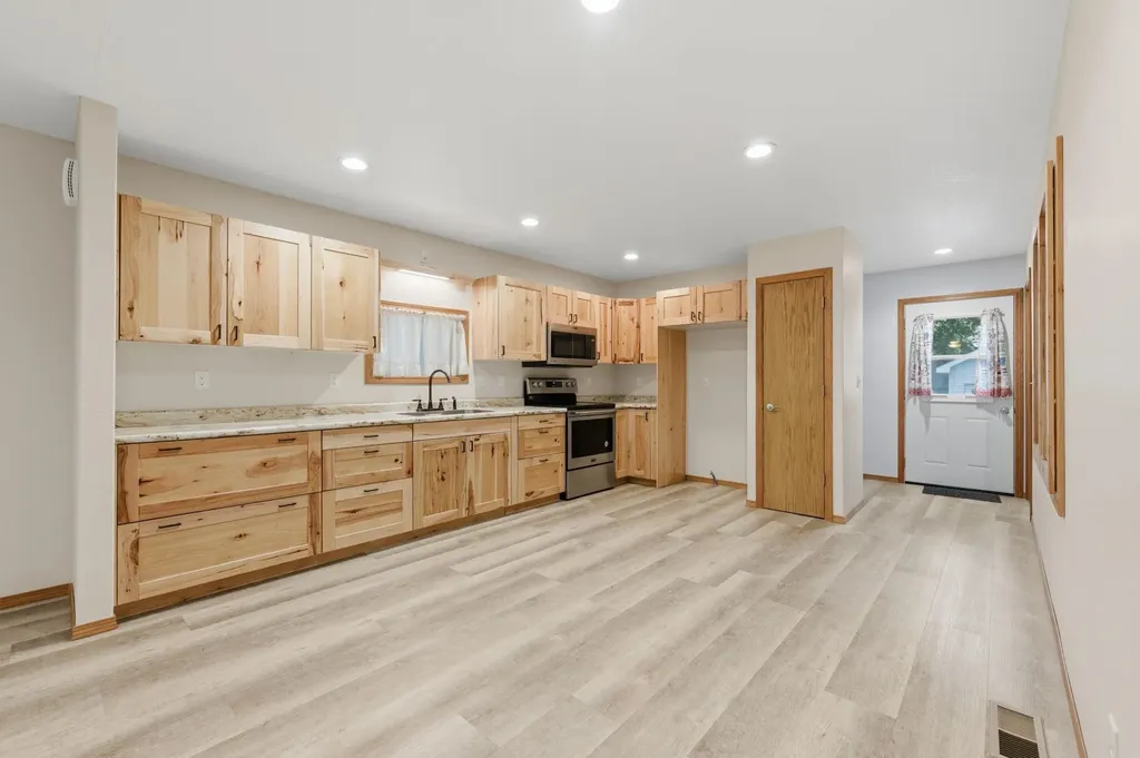 205 N St Nicholas Street Eureka KS 67045