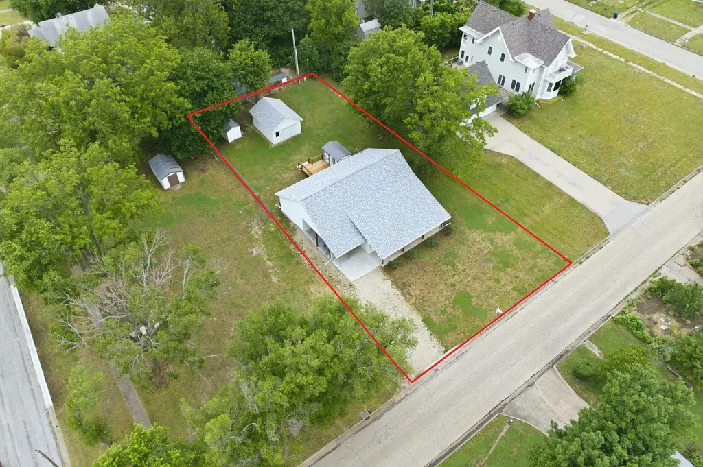205 N St Nicholas Street Eureka KS 67045