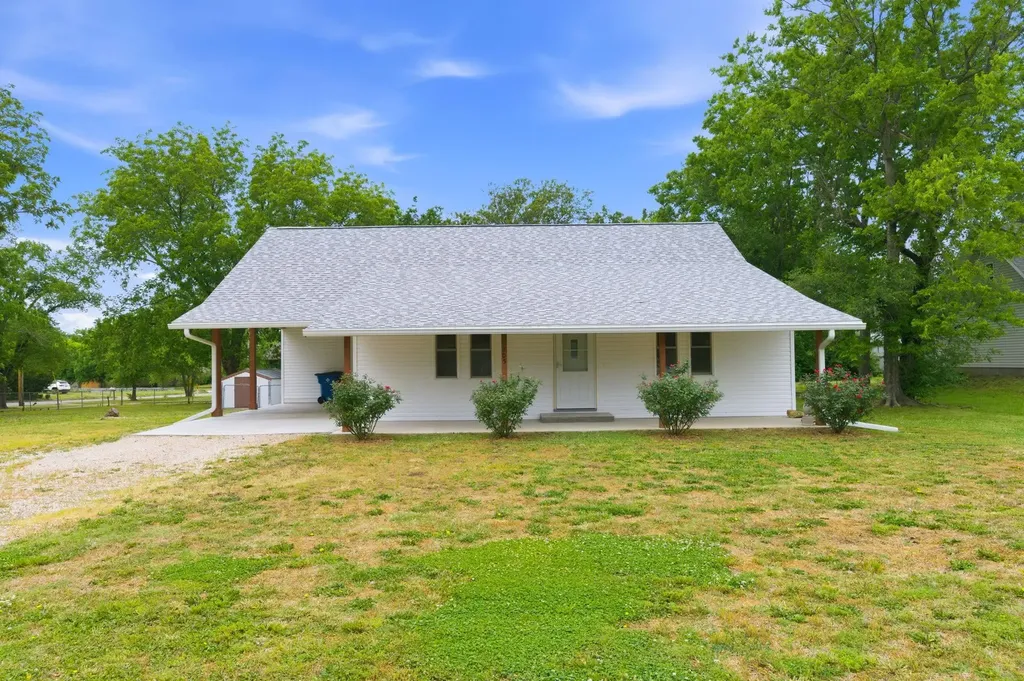 205 N St Nicholas Street Eureka KS 67045
