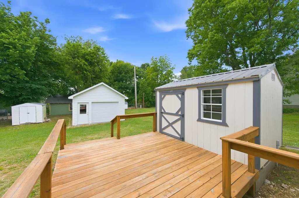 205 N St Nicholas Street Eureka KS 67045