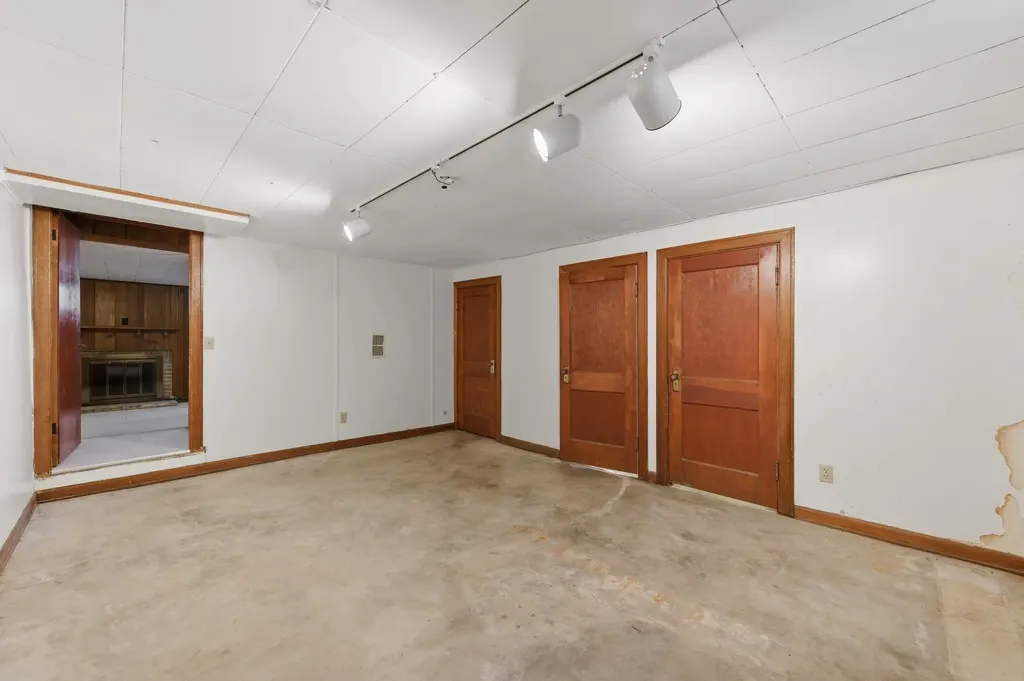 329 S Glendale Avenue Wichita KS 67218