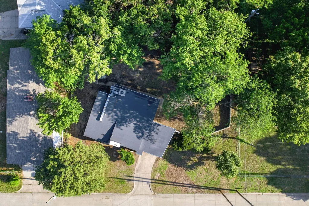 3527 E 15th Wichita KS 67208