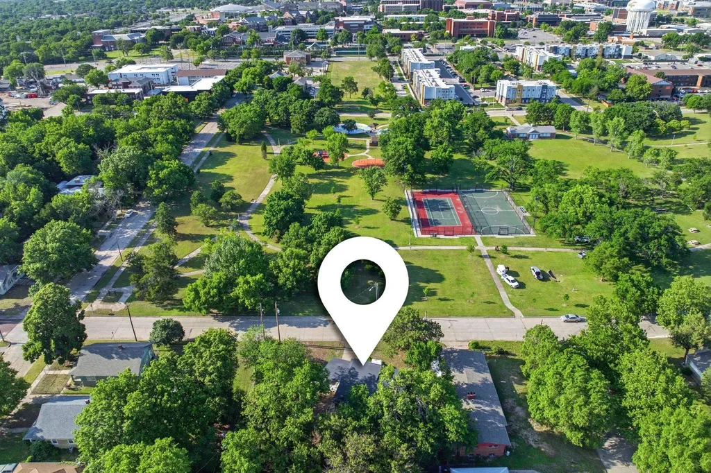 3527 E 15th Wichita KS 67208