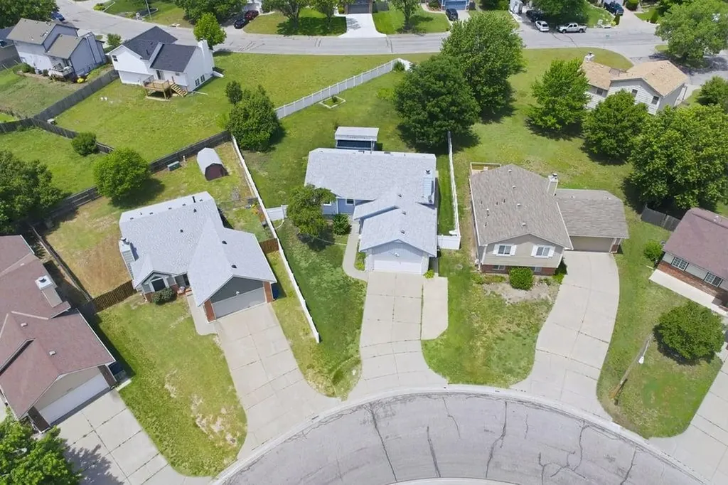 3065 N Hedgetree Street Wichita KS 67226