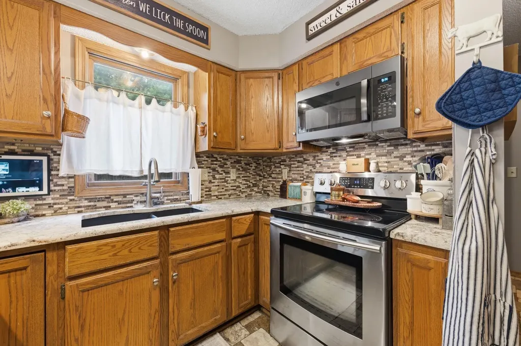 742 Erin Lane Mulvane KS 67110