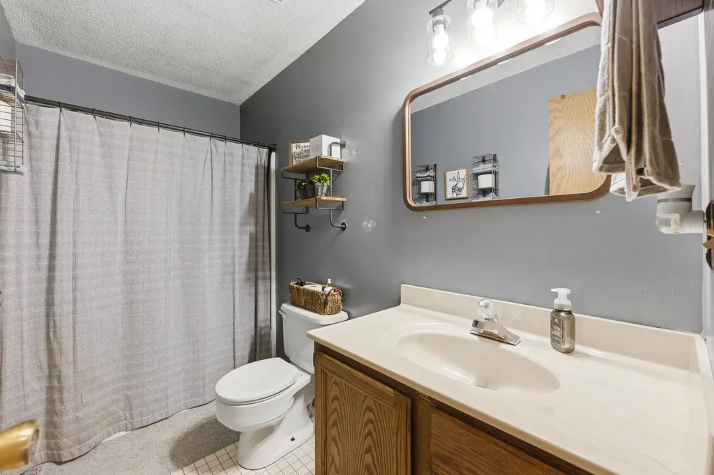 742 Erin Lane Mulvane KS 67110