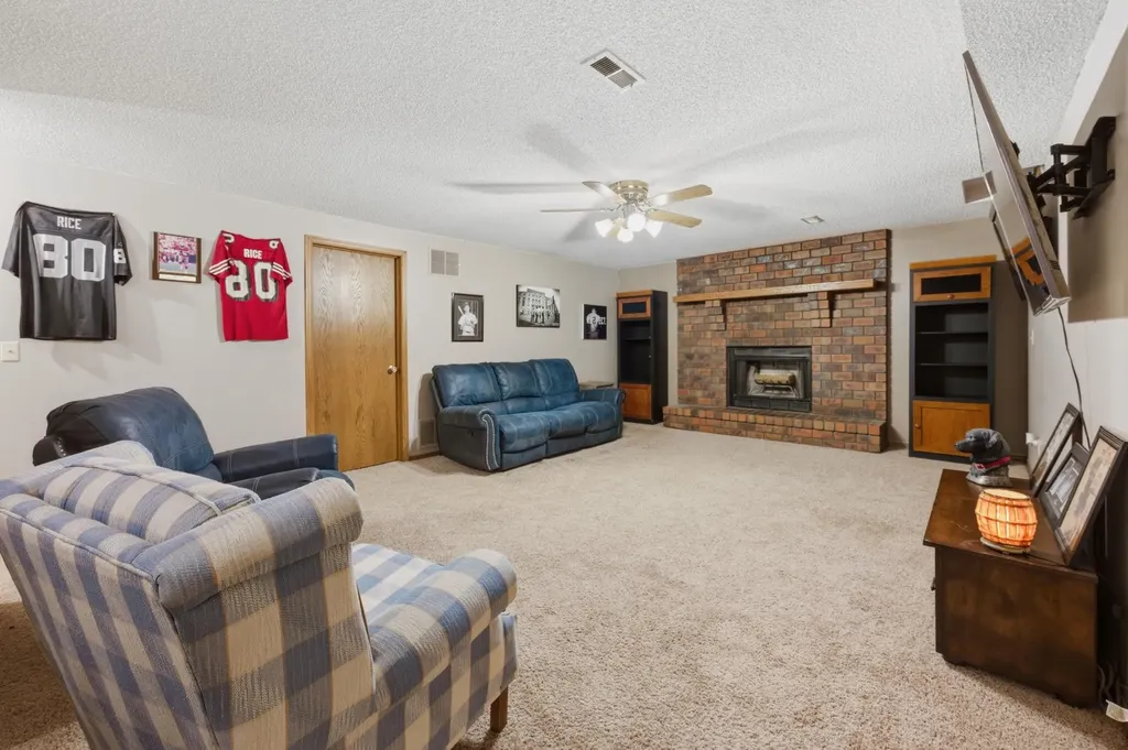 742 Erin Lane Mulvane KS 67110
