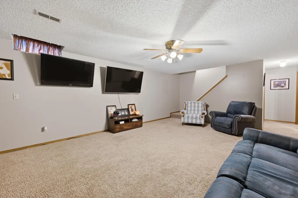 742 Erin Lane Mulvane KS 67110