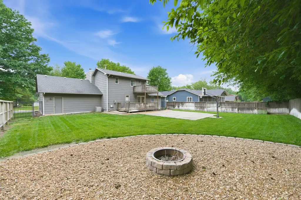 742 Erin Lane Mulvane KS 67110