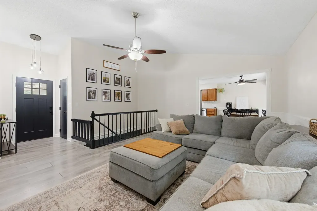 709 N Erin Lane Mulvane KS 67110-1228