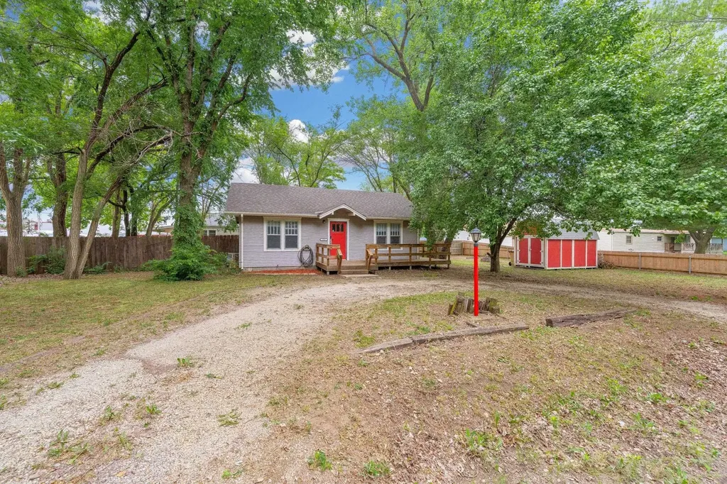 103 W 57th Street N Wichita KS 67204-2101