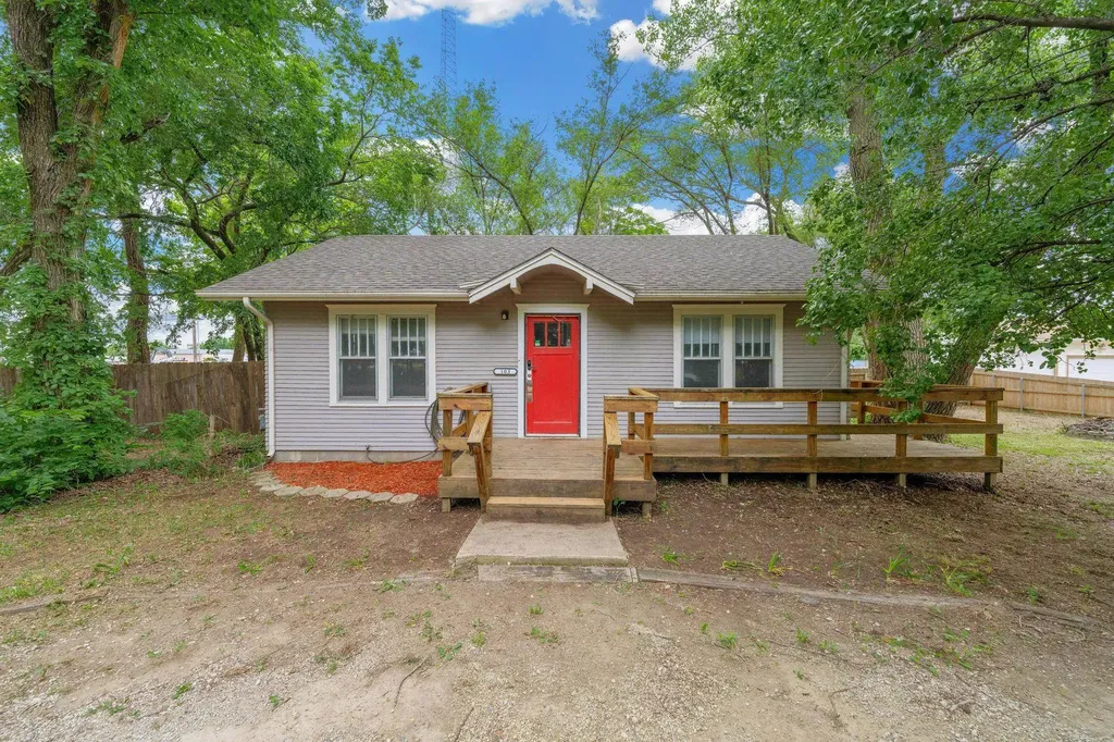 103 W 57th Street N Wichita KS 67204-2101