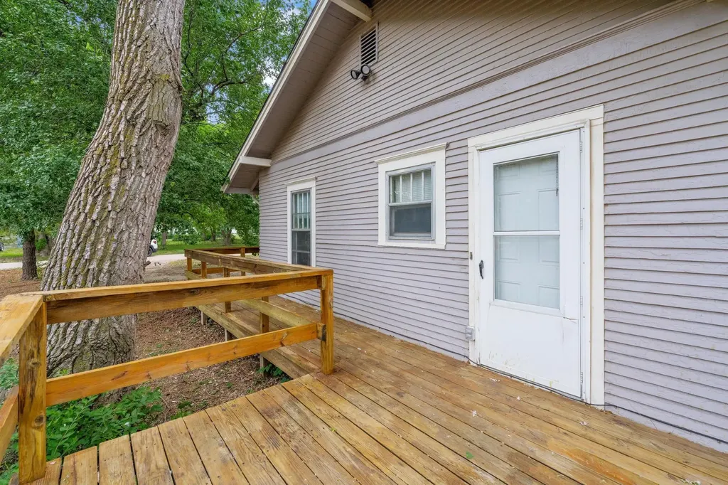 103 W 57th Street N Wichita KS 67204-2101