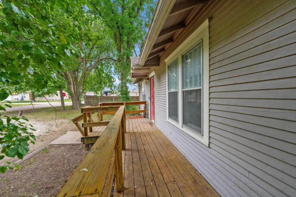 103 W 57th Street N Wichita KS 67204-2101