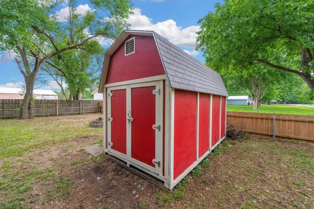103 W 57th Street N Wichita KS 67204-2101