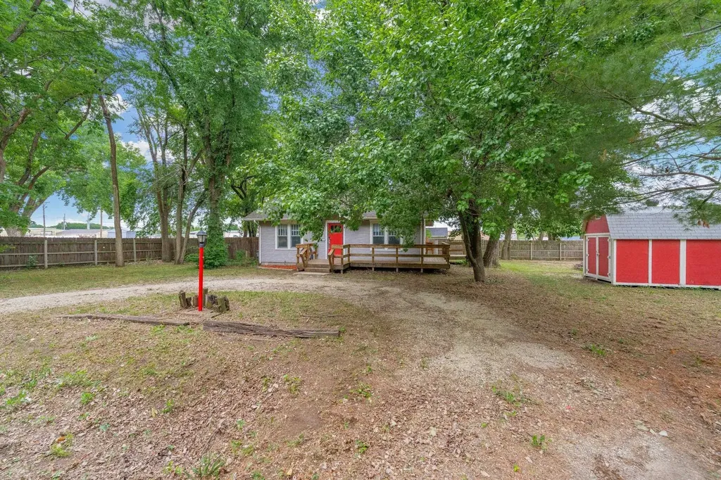 103 W 57th Street N Wichita KS 67204-2101