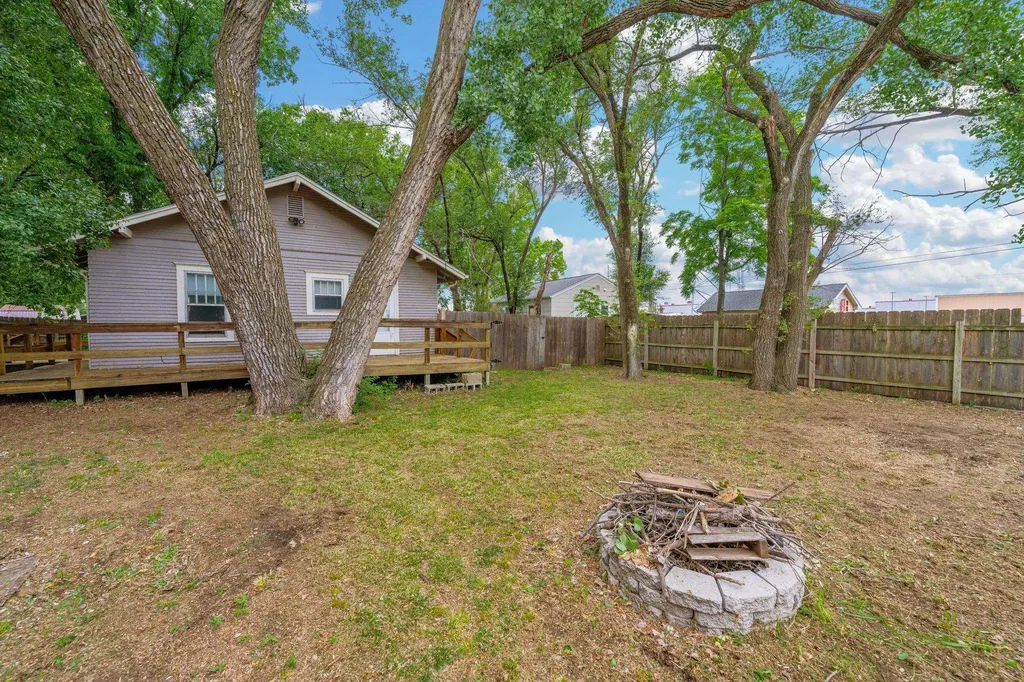 103 W 57th Street N Wichita KS 67204-2101