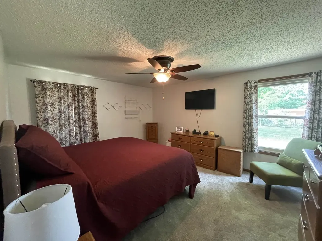 16 Grandview Wellington KS 67152
