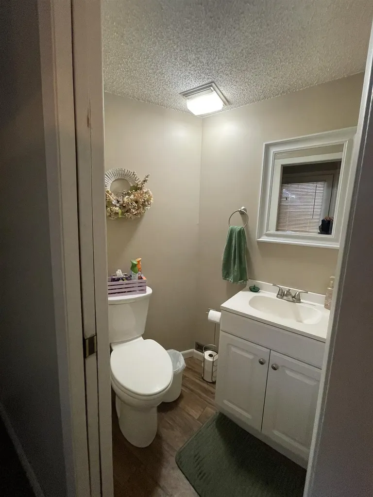 16 Grandview Wellington KS 67152