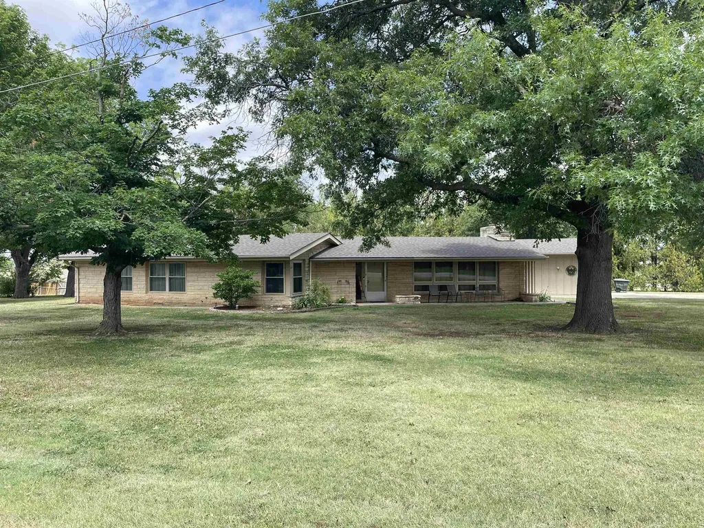 16 Grandview Wellington KS 67152