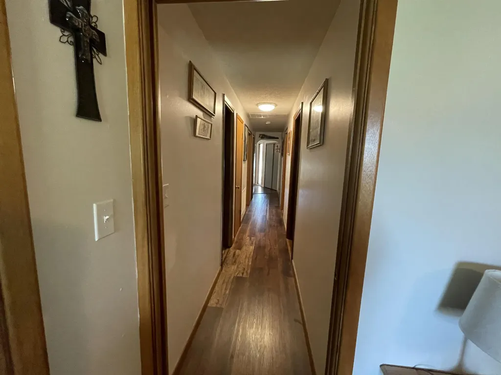 16 Grandview Wellington KS 67152
