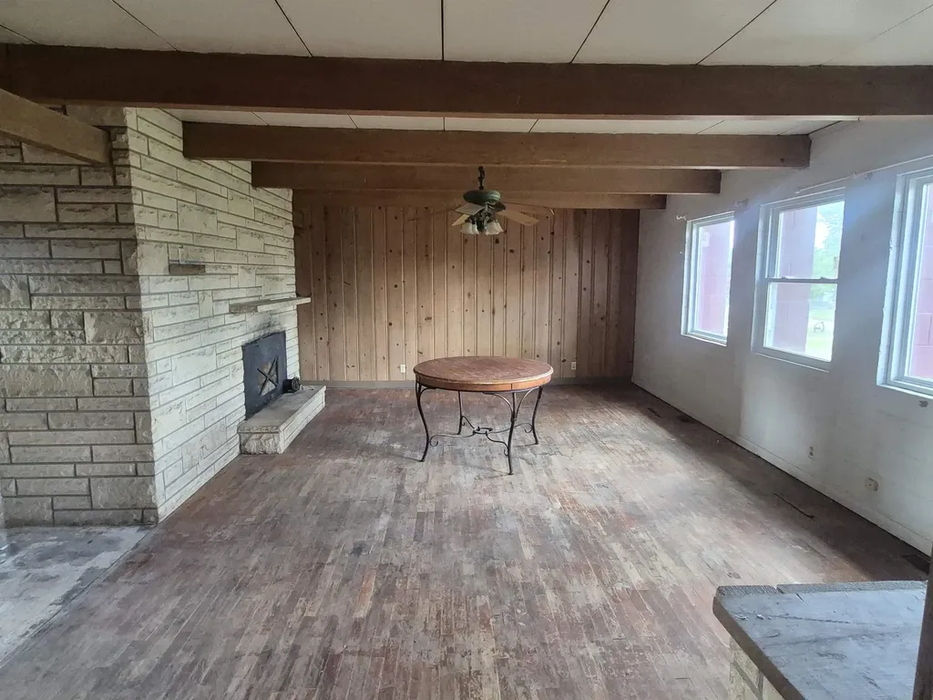 21253 Hoover Avenue Winfield KS 67156