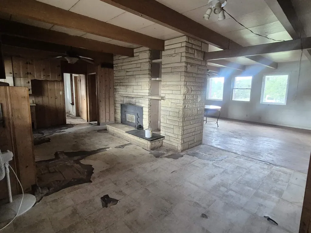 21253 Hoover Avenue Winfield KS 67156