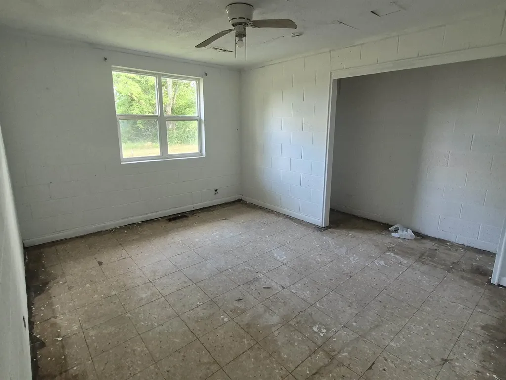 21253 Hoover Avenue Winfield KS 67156