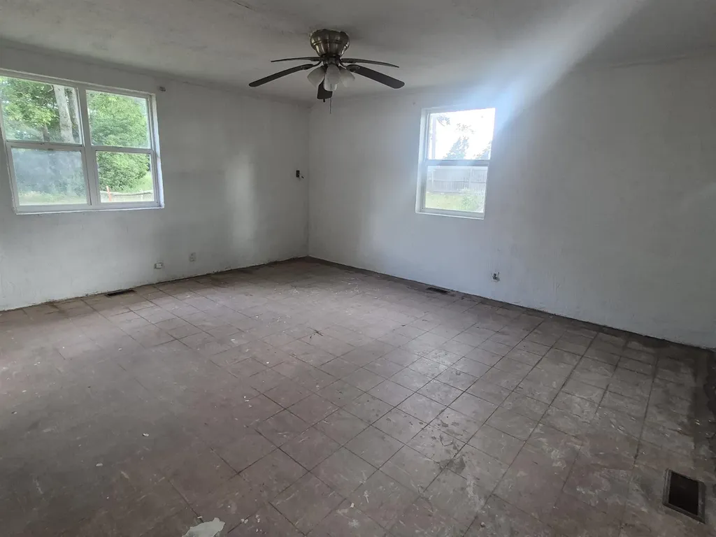 21253 Hoover Avenue Winfield KS 67156
