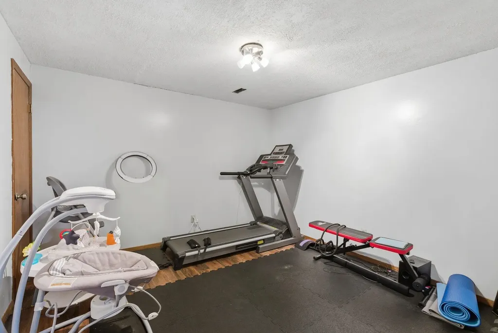 115 W April Drive Mulvane KS 67110