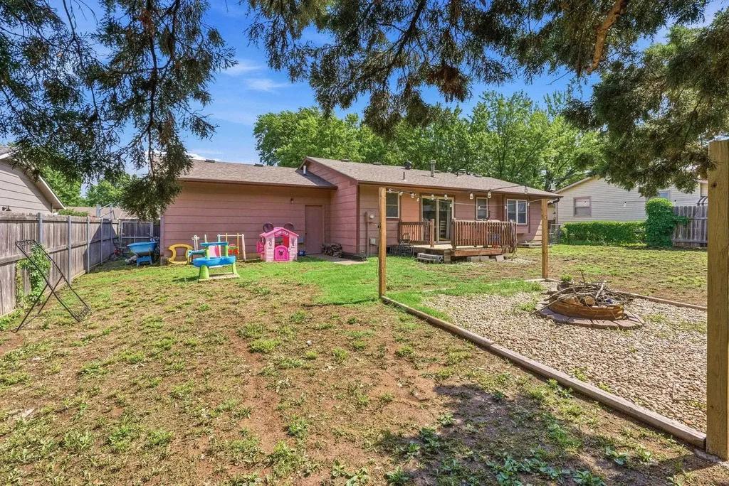 115 W April Drive Mulvane KS 67110