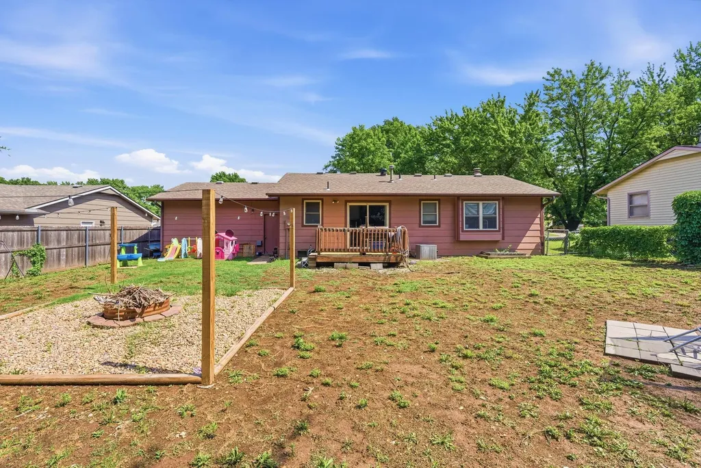 115 W April Drive Mulvane KS 67110
