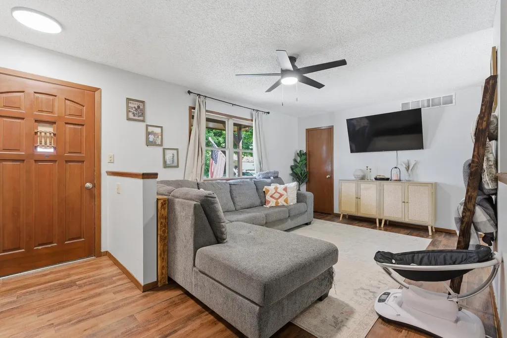 115 W April Drive Mulvane KS 67110