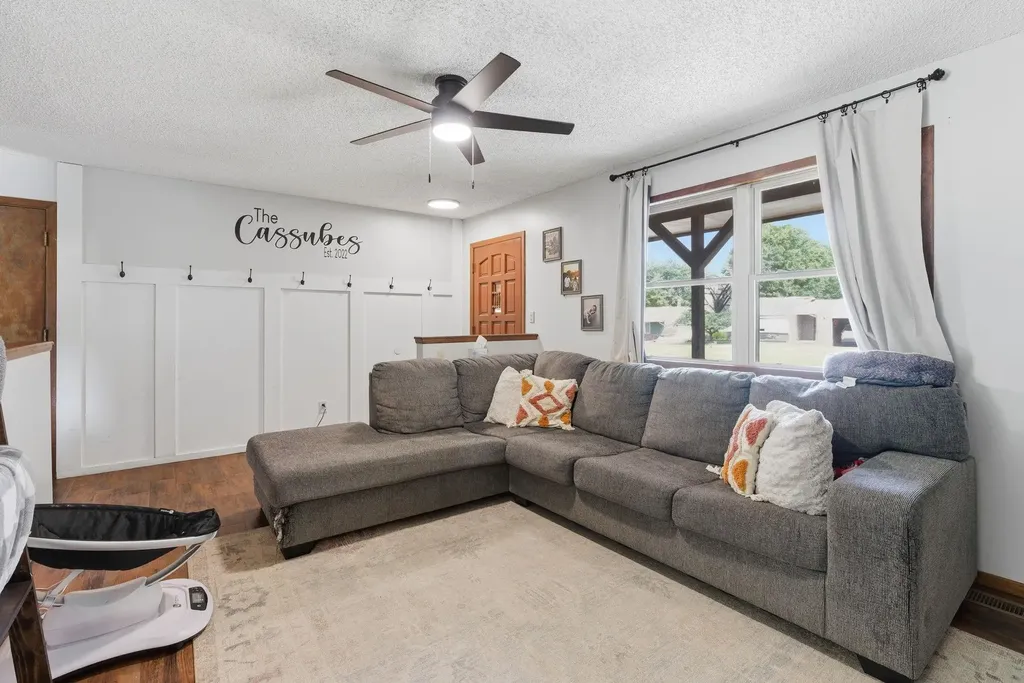 115 W April Drive Mulvane KS 67110
