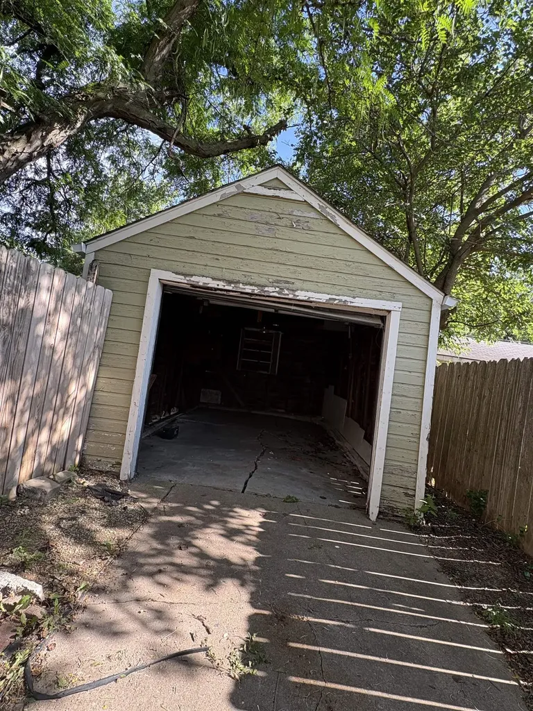 5207 E Murdock Wichita KS 67208