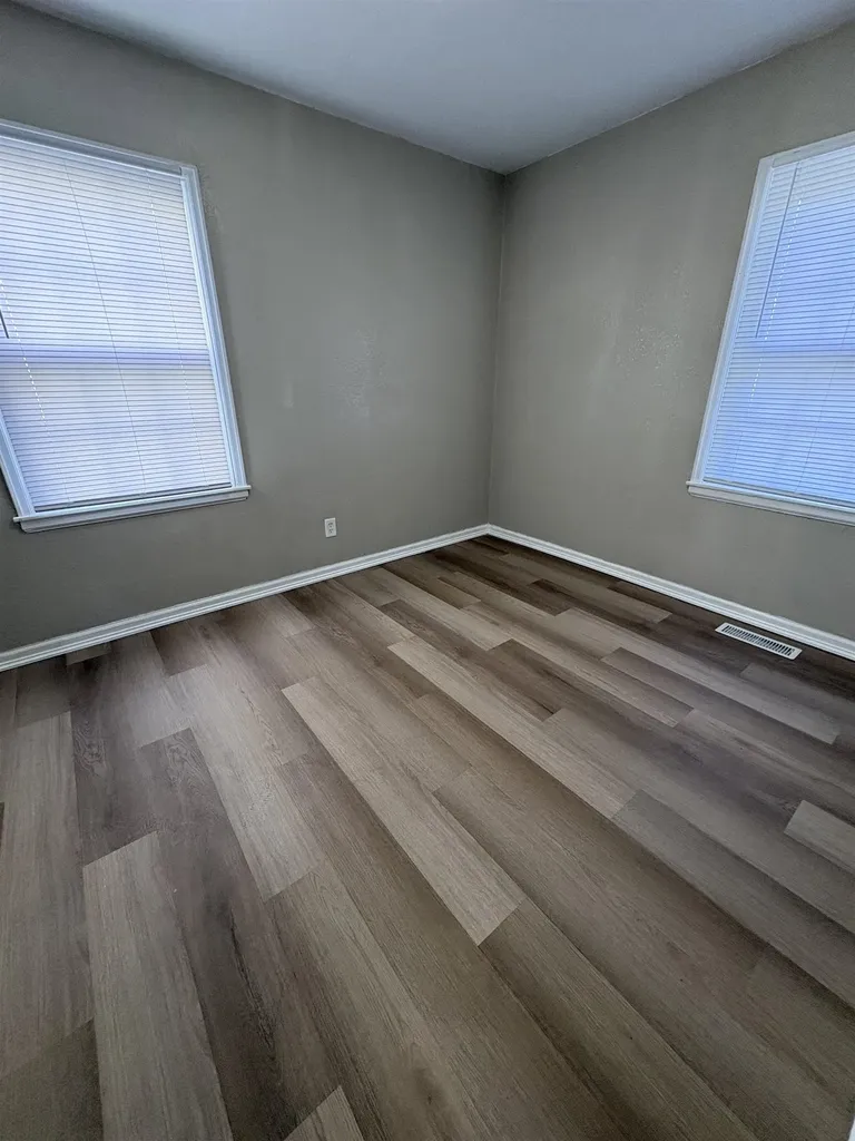 5207 E Murdock Wichita KS 67208