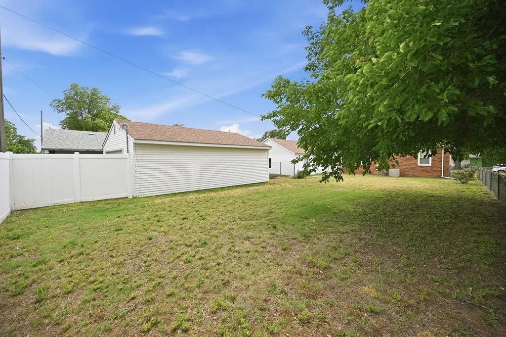 320 S Collingwood Pretty Prairie KS 67570