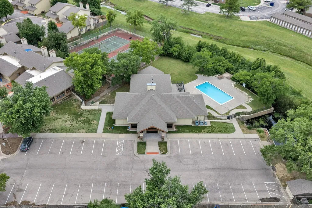 8201 E Harry Street Wichita KS 67207-4655