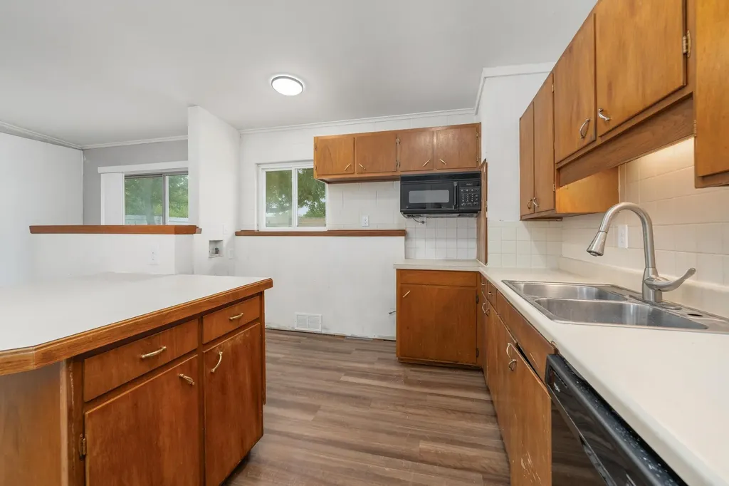 617 N High Drive Wellington KS 67152