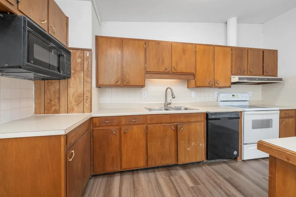 617 N High Drive Wellington KS 67152