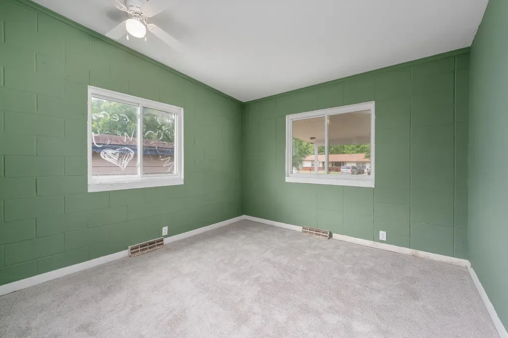 617 N High Wellington KS 67152