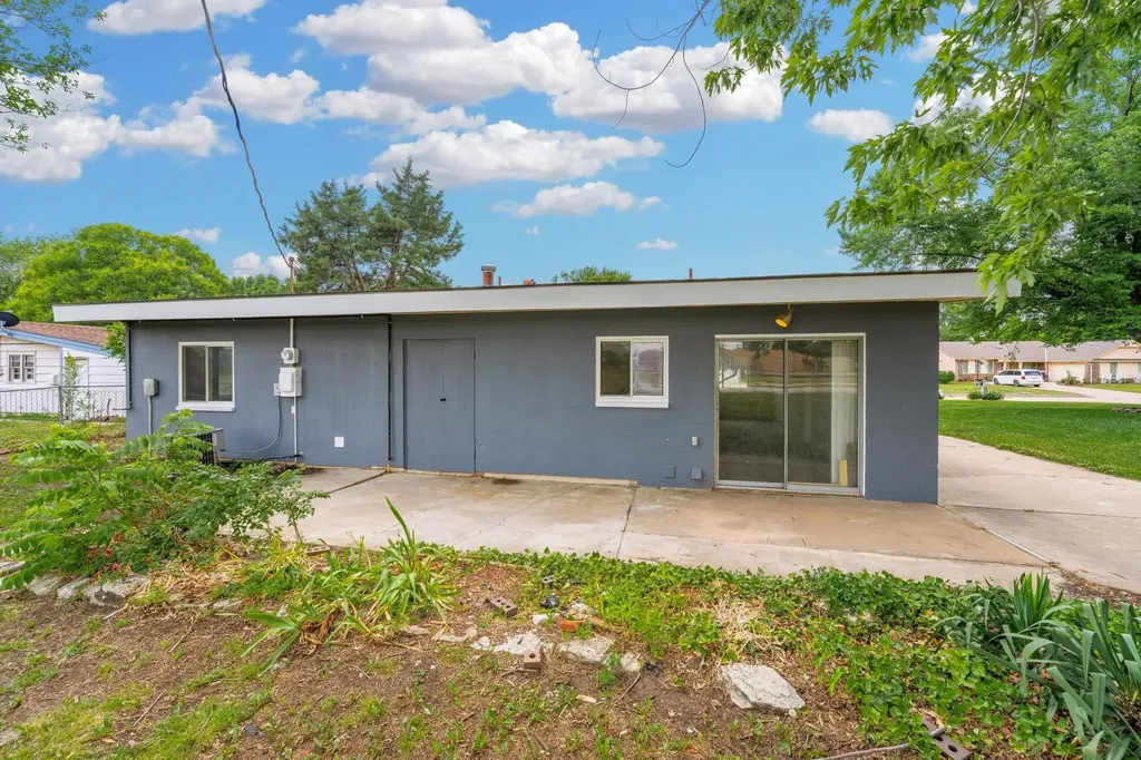617 N High Drive Wellington KS 67152