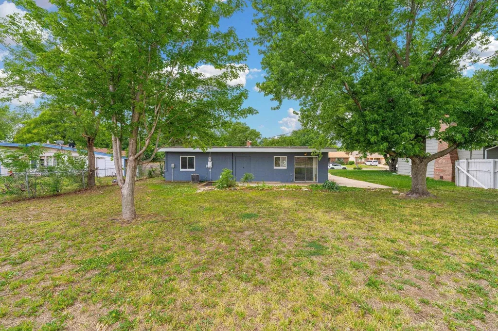 617 N High Drive Wellington KS 67152