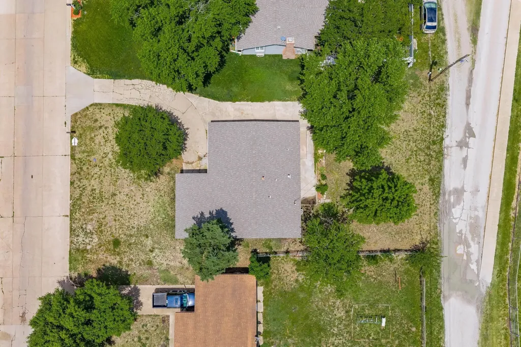 617 N High Drive Wellington KS 67152