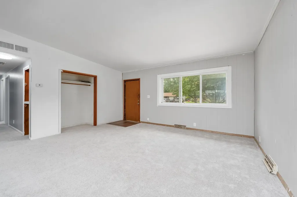 617 N High Drive Wellington KS 67152
