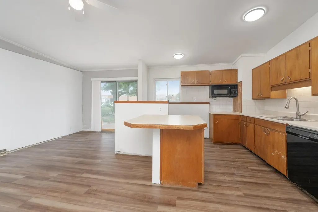 617 N High Drive Wellington KS 67152