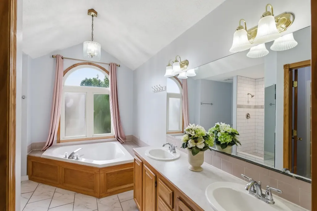 2209 N Sandplum Street Sedgwick KS 67205